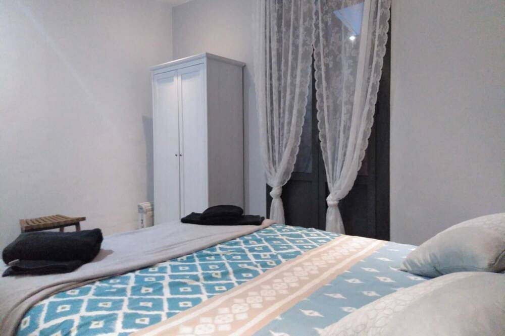 Apartamento Con Terraza Grande by Bossh! in Barcelona Zentrum, Barcelona