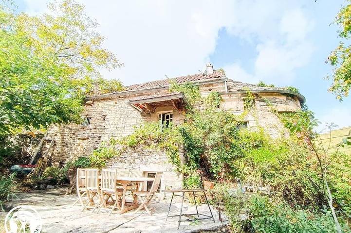 Location de vacances pour 6 personnes, avec jardin à Calvignac