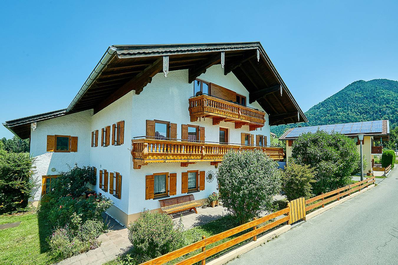 Ganze Ferienwohnung, Chiemgauferienwohnungen - Stierschneiderhof - Ferienwohnung 191 qm, 2-10 Pesonen, 4 Schlafzimmer, Wohnzimmer, Küche, Terrasse in Unterwössen, Bayerische Alpen