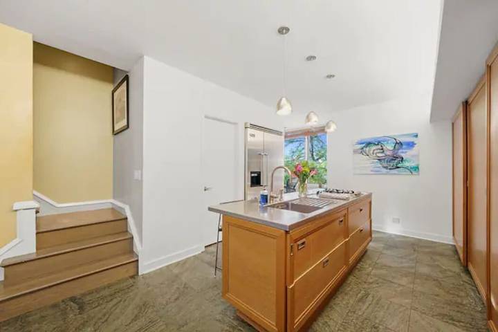 Vacation rental for 11 people, with balcony and yard in Chicago