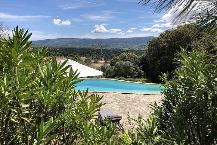Ferienhaus für 8 Personen, mit Garten in Gordes