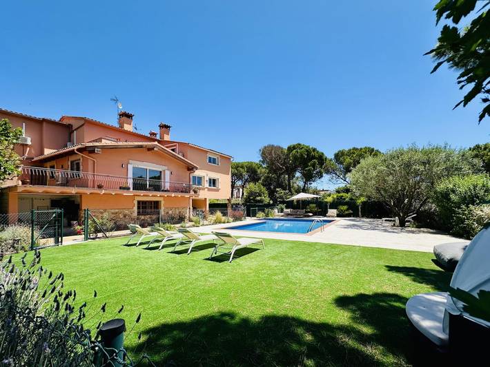 Casa rural para 10 personas, con terraza y jardín, Se admiten mascotas en Santa Cristina de Aro - 3