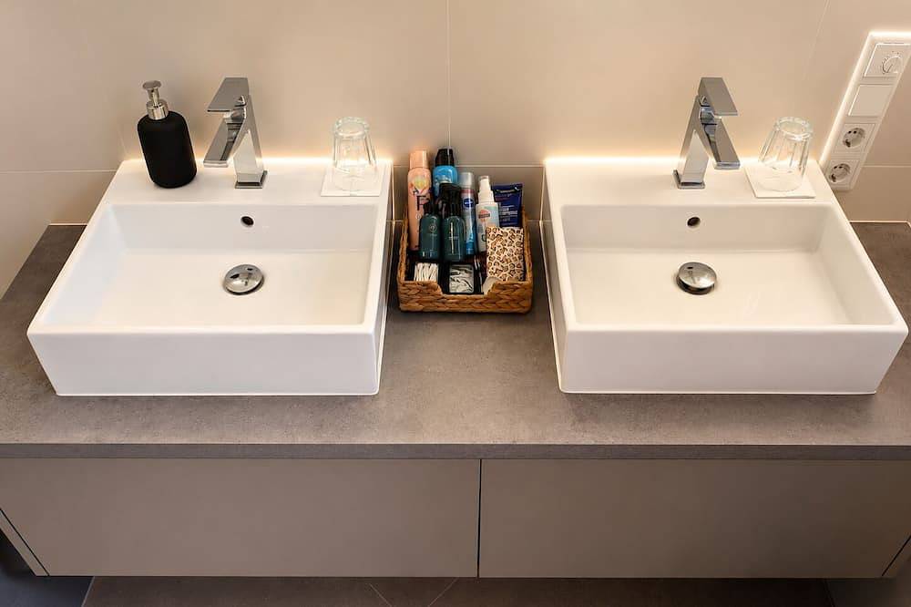 Ganze Wohnung, Exklusive 130m² Maisonette-Penthouse-Wohnung mit großer Dachterrasse in Oldenburg, Niedersachsen