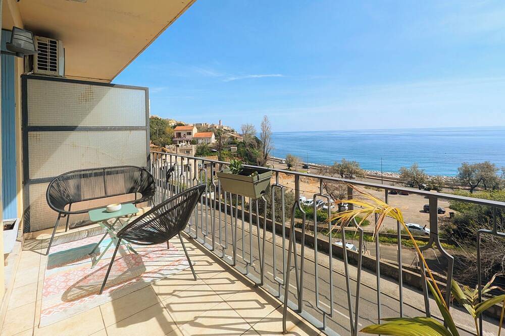 Entire apartment, Family apartment with sea view in Bastia, Cap Corse