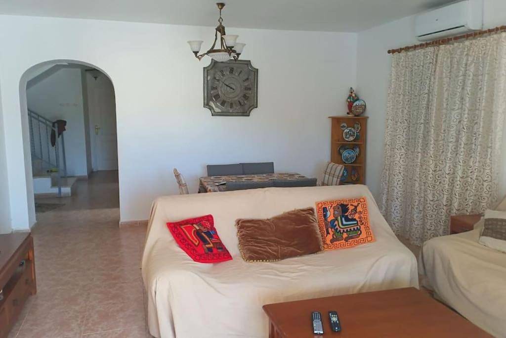 Casa Los Olivos, villa with a pool in La Merced, El Campello