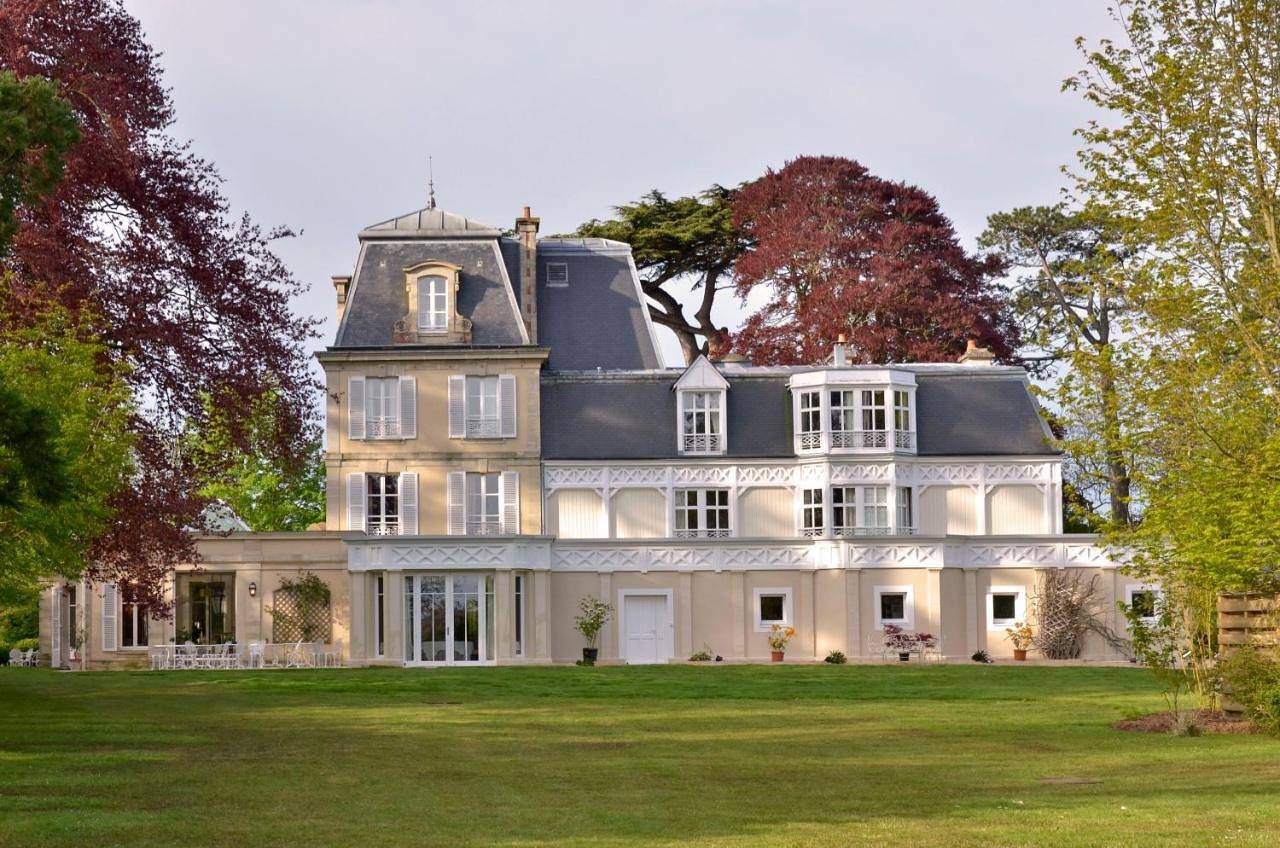 Chateau La Cheneviere in Commes, Région de Bayeux