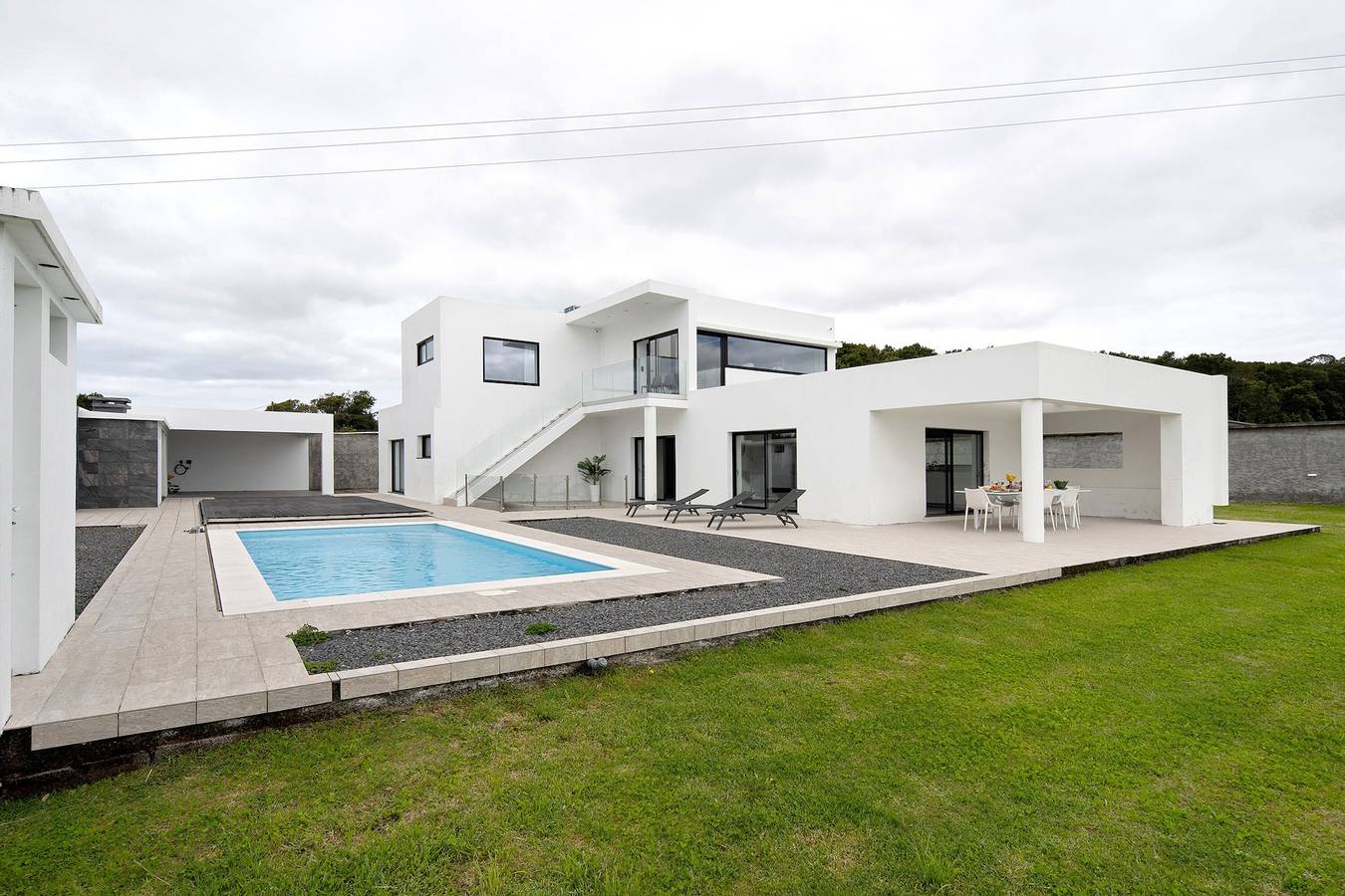 Hel leilighet, Holiday Home 'Bella Casa' with Mountain View, Pool and Air Conditioning in Terra-Chã, Terceira (Azorene)