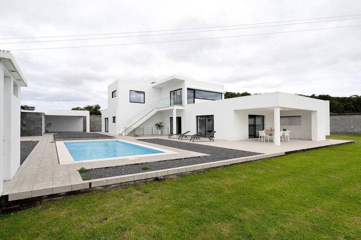 Ferienwohnung für 4 Personen, mit Garten und Kinderpool auf Terceira (Azoren)