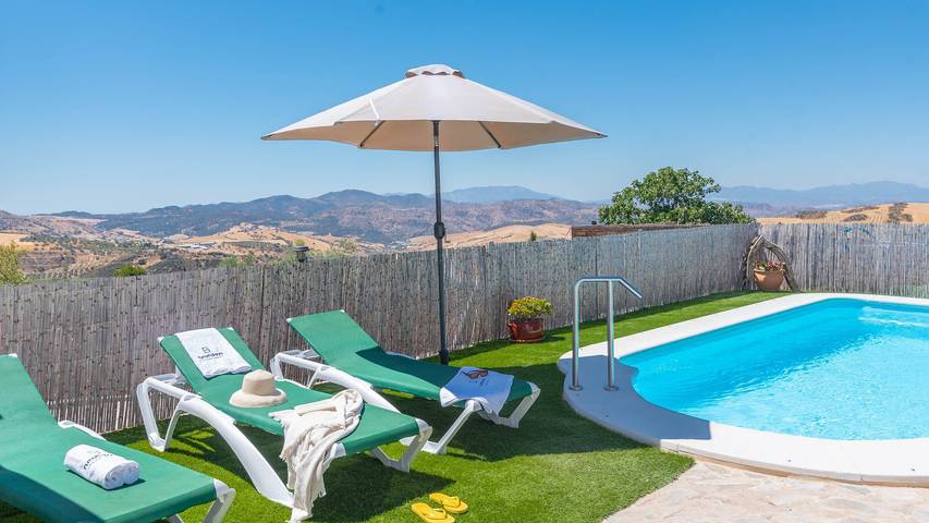 Chalet para 6 personas, con Balcón/Terraza y Piscina en Antequera - 2