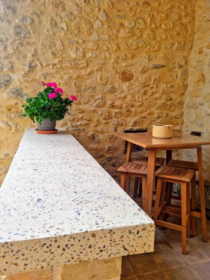 Location de vacances pour 6 personnes, avec Balcon ainsi que Terrasse et Jardin à Saint-Laurent-de-Carnols
