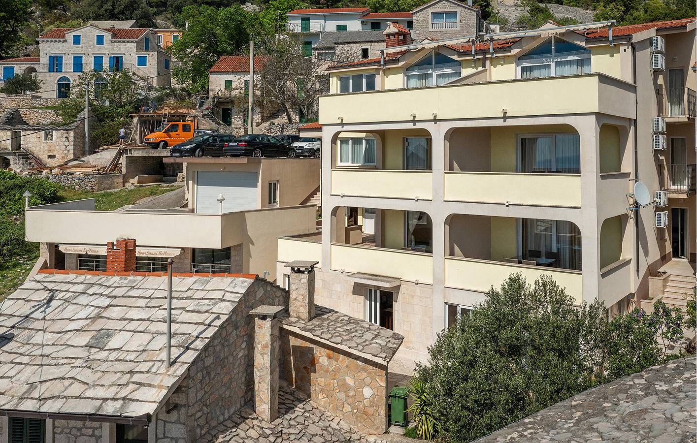 Ganze Ferienwohnung, Gemütliche 1-Zimmer-Wohnung mit Pool, Terrasse und WLAN in Baska Voda, Makarska Riviera