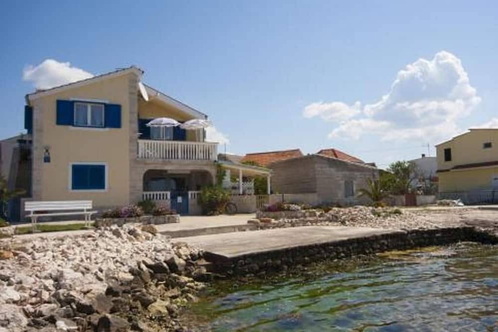 Ganze Wohnung, 1-Zimmer-Ferienwohnung am Strand Krapanj, Sibenik in Krapanj, Krapanj (Kroatische Adria)