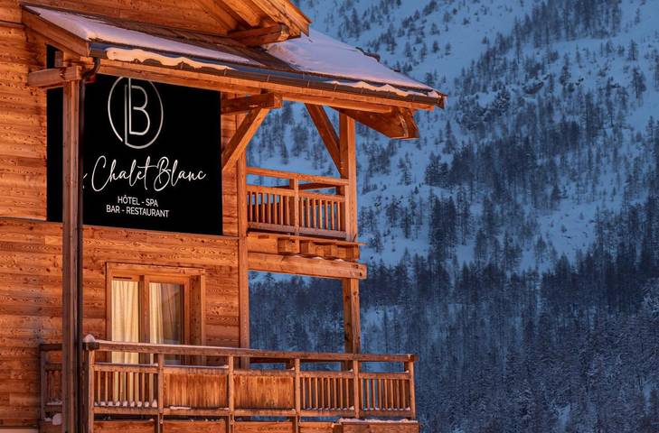 Hôtel pour 2 personnes, avec sauna ainsi que jacuzzi et terrasse, animaux acceptés