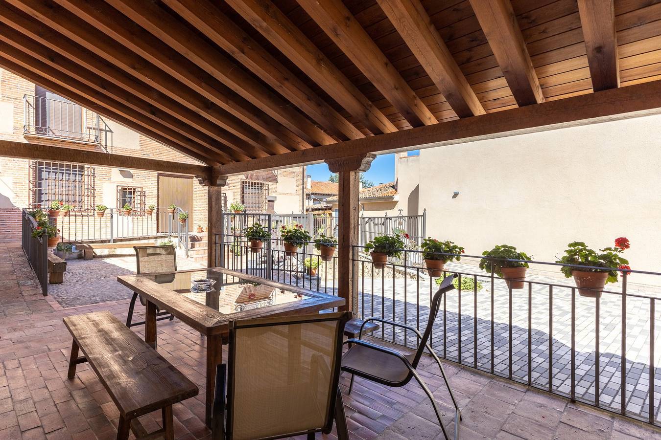 Casa di campagna 'La Tarja 2' con giardino privato e Wi-Fi in Martín Miguel, Provincia di Segovia