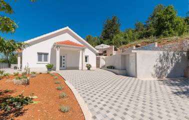 Ferienhaus für 6 Personen, mit Terrasse an der Makarska Riviera