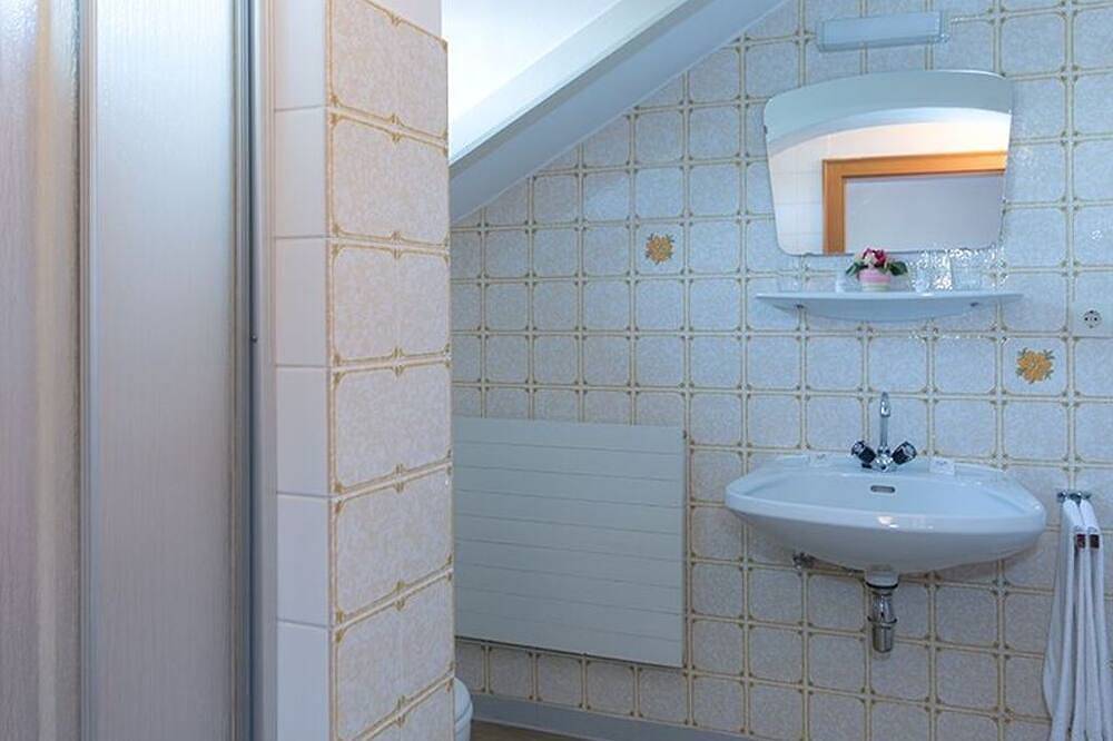 Room 11 - Haus Berndt in Attersee am Attersee, Attergau