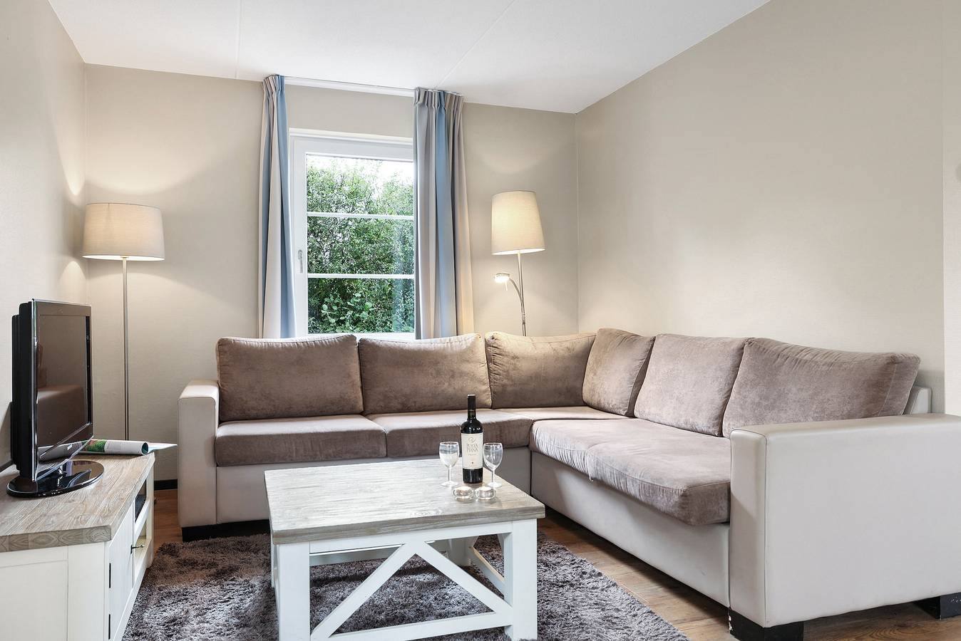 Bungalow für 4 Personen mit Terrasse in Burgh-Haamstede, Zeeuwse Kust