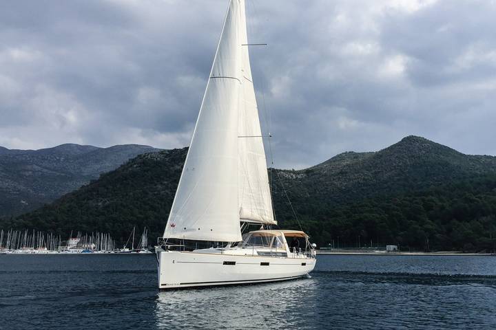 Bateau pour 6 personnes dans Tivat