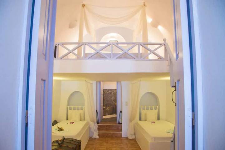 Lydia Luxury cave Villa with Jacuzzi & sea view in Karterados, Santorini