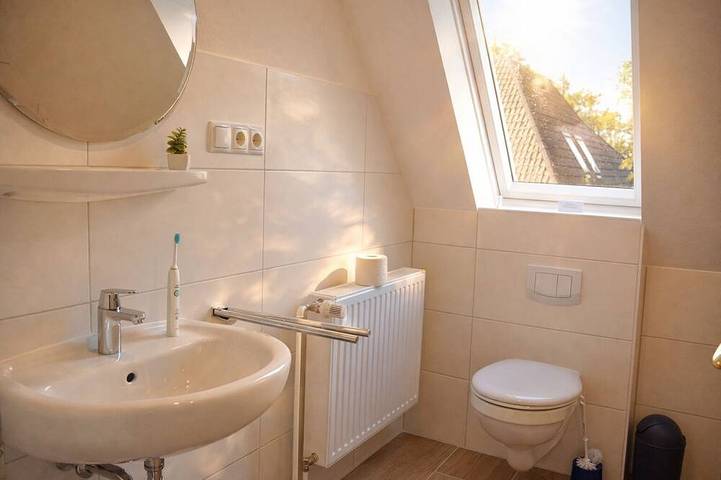 Ganze Wohnung, Gemütliche Ferienwohnung unterm Dach in St. Peter-Bad, St. Peter-Ording