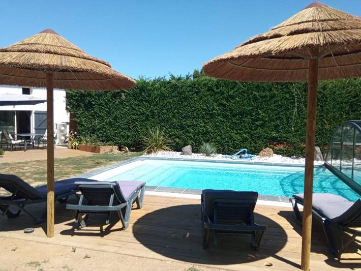 Location de vacances pour 2 personnes, avec jardin et piscine ainsi que terrasse et vue à Le Champ-Saint-Père - 3
