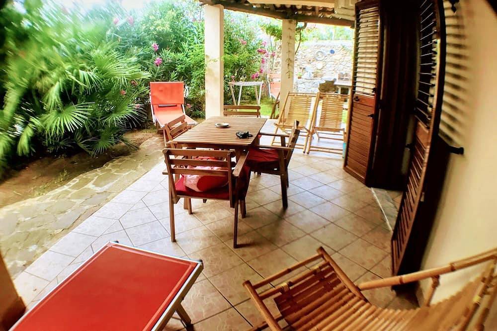 Appartamento intero, Homerez - Casa luminosa a Vibo Valentia, piscina condivisa in Spiaggia Michelino, Parghelia