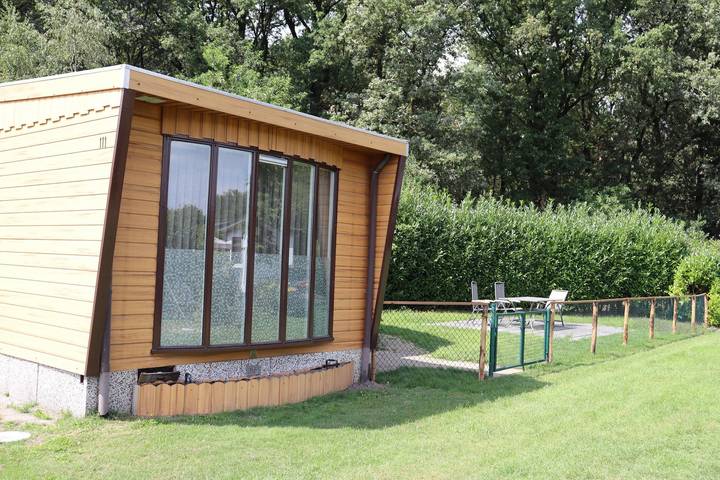 Ferienhaus für 4 Personen, mit Balkon/Terrasse und Terrasse sowie Garten in Udenhout