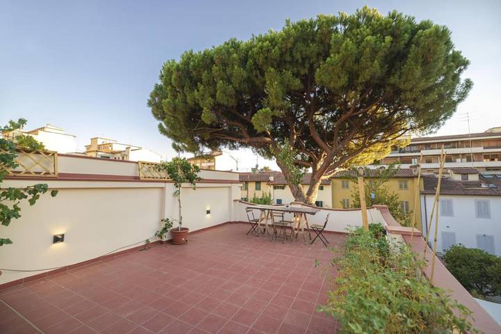 Guesthouse for 4 people, with Balcony and Terrace as well as Hot tub and Sauna in Florence