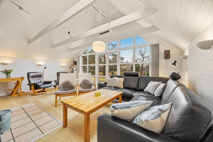 Reetgedecktes und gemütliches Ferienhaus mit Pool in Nørre Nebel, Varde