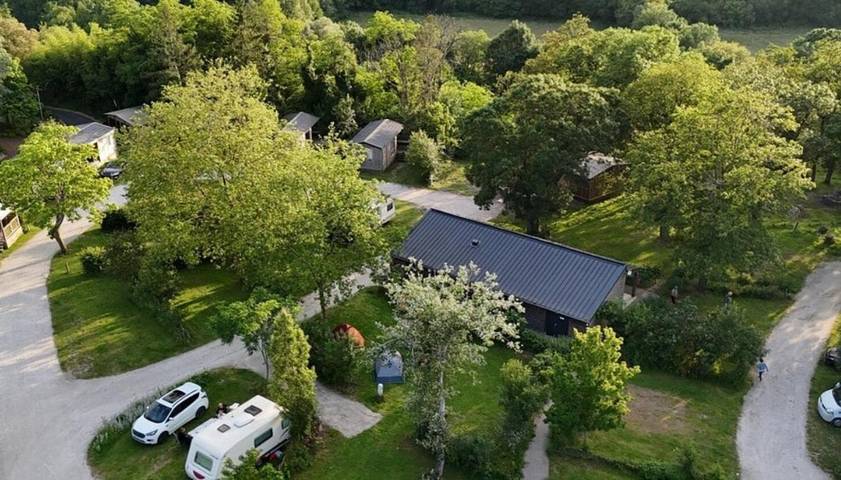 Camping pour 2 personnes, avec Balcon et Terrasse ainsi que Jardin et Vue