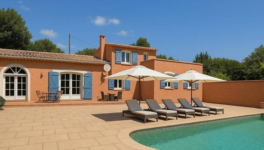 Location de vacances pour 5 personnes, avec jardin ainsi que vue et piscine, adapté aux familles à Châteaudouble