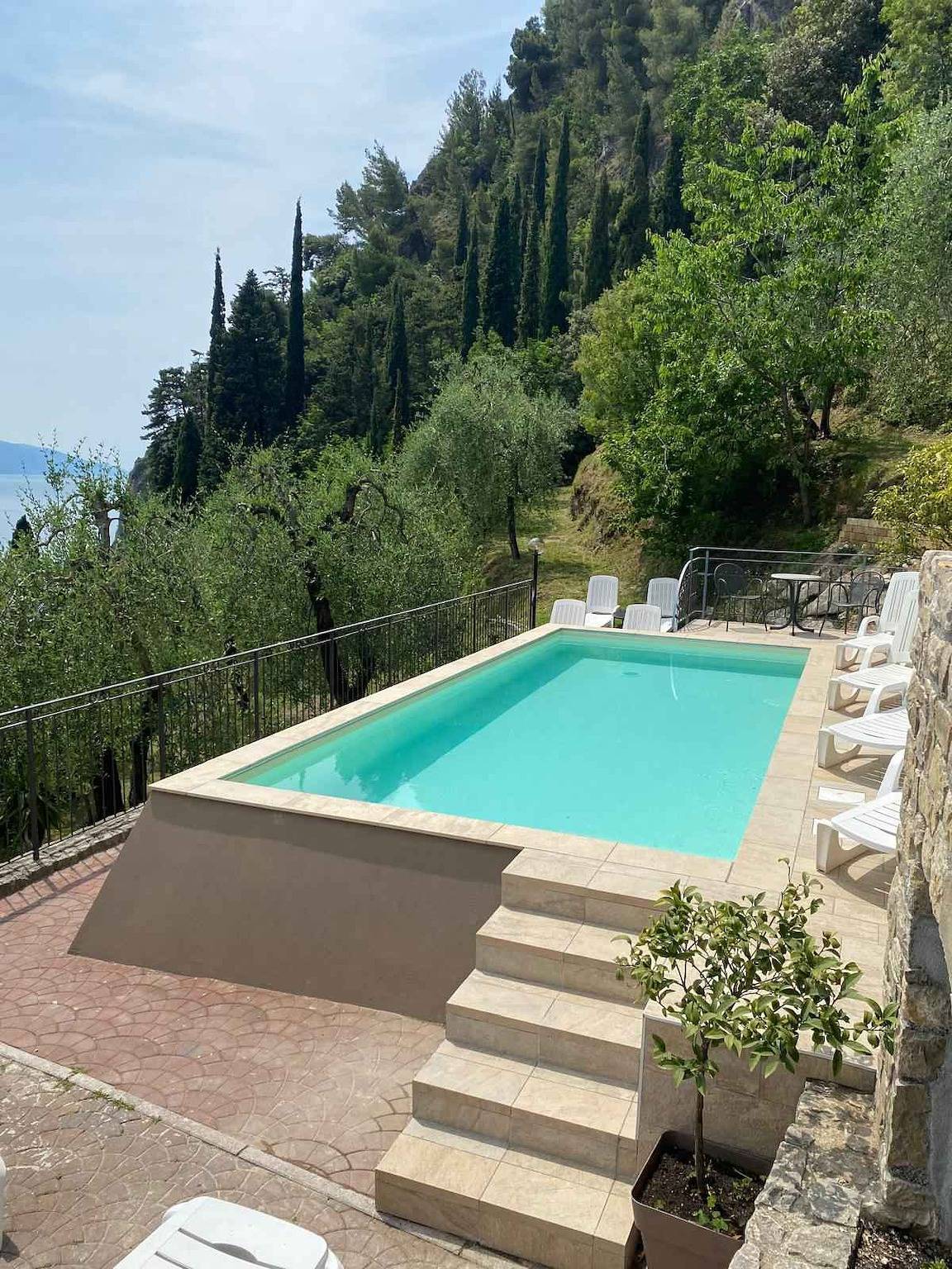 Ganze Ferienwohnung, Ferienwohnung mit Klimaanlage, Internet und Balkon mit Seeblick  in Limone sul Garda, Gardasee-Berge
