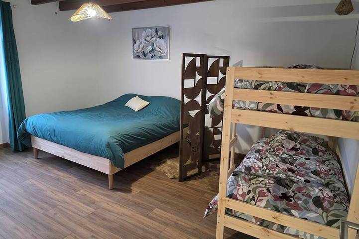 Cool 18th-century house - 15 people in Floirac (Charente-Maritime), Saintes region