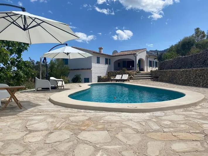 Villa pour 8 personnes, avec vue ainsi que jardin et piscine - 1
