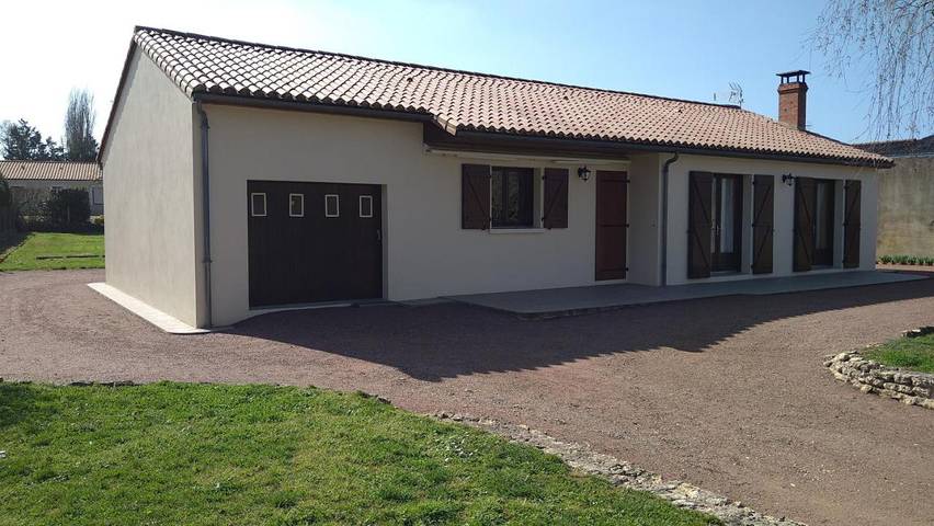 Location de vacances pour 10 personnes, avec jardin et vue à Airvault - 3