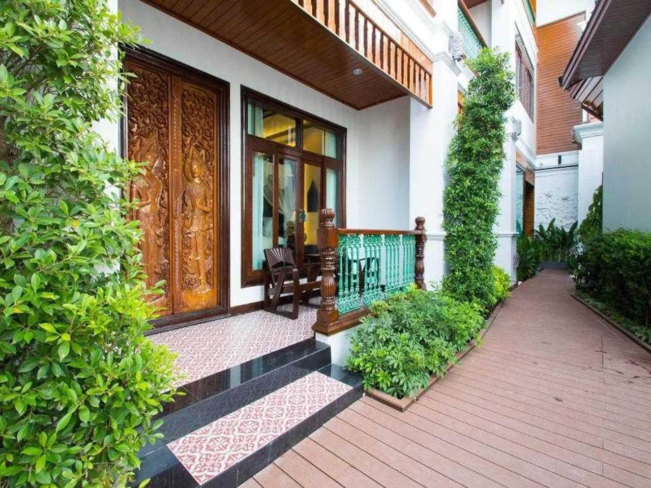 Poolside King Retreat | Direct Access & Spa Bath in Chiang Mai, Chiang Mai Province