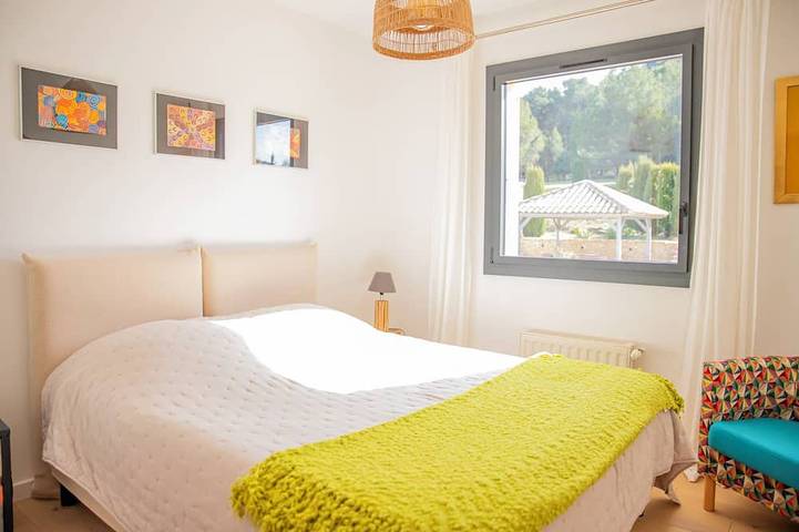 Location de vacances pour 8 personnes, avec jardin ainsi que piscine et terrasse à Uchaux - 3