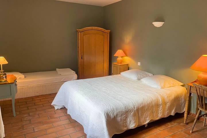 Location de vacances pour 5 personnes, avec piscine et jardin à Caderousse - 3