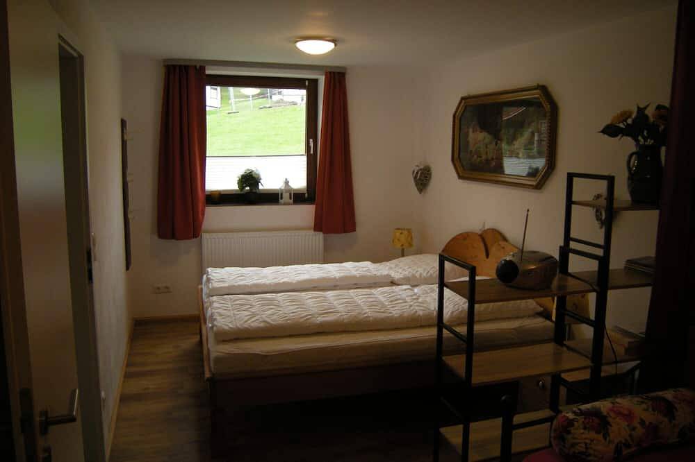 Ganze Wohnung, Ferienwohnung Bungalow 47 Untergeschoss mit Privatterrasse und kostenlosem Wi-Fi in Künzell, Rhön-Hessen