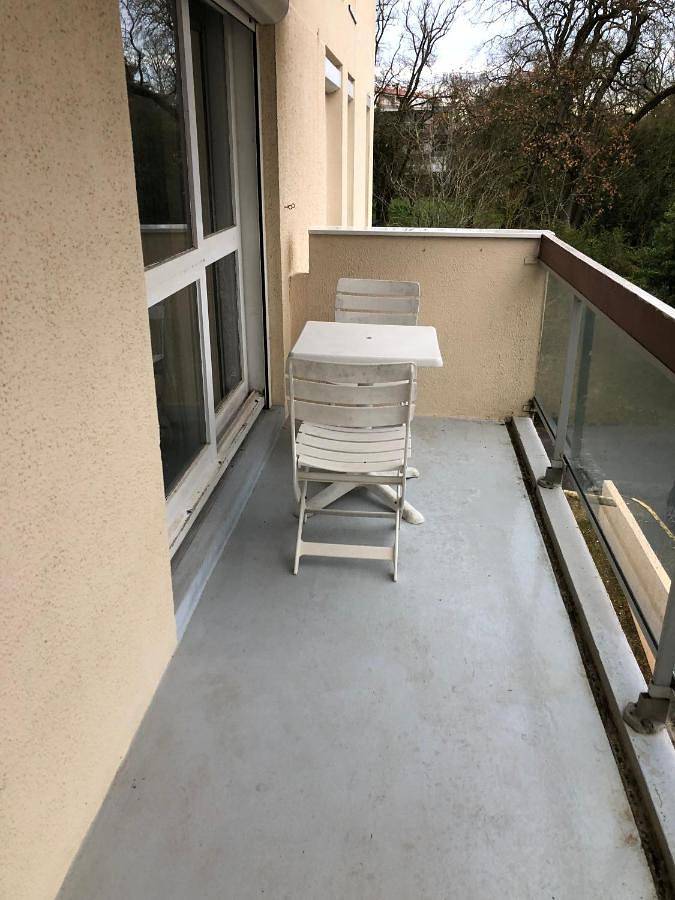 Gîte pour 2 personnes, avec terrasse dans Stade Marcel Deflandre