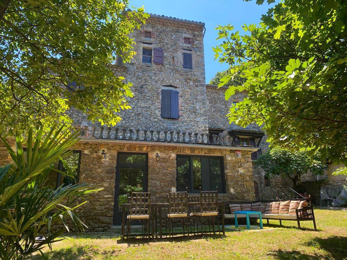 Appartement entier, Two-Bedroom Apartment with Terrace in Saint-Jean-du-Gard, Parc national des Cévennes