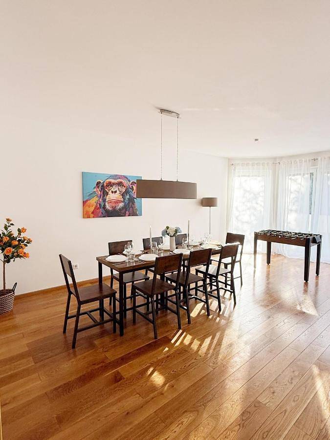 Ferienhaus für 13 Personen, mit Balkon und Whirlpool sowie Terrasse und Garten in Langenhagen - 4