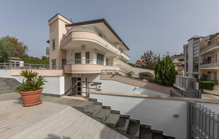 Modern Apartment with Parking, Pool & AC near Caserta City Center in Caserta, Caserta Province
