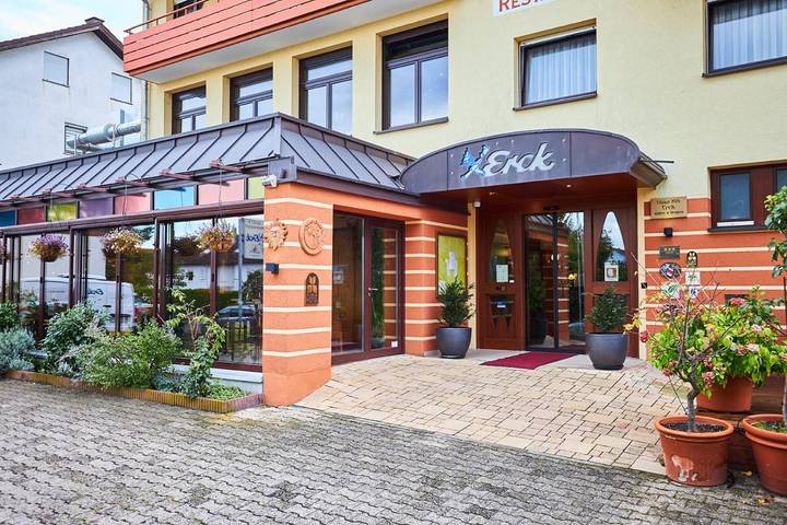 Hotel, mit Terrasse und Garten