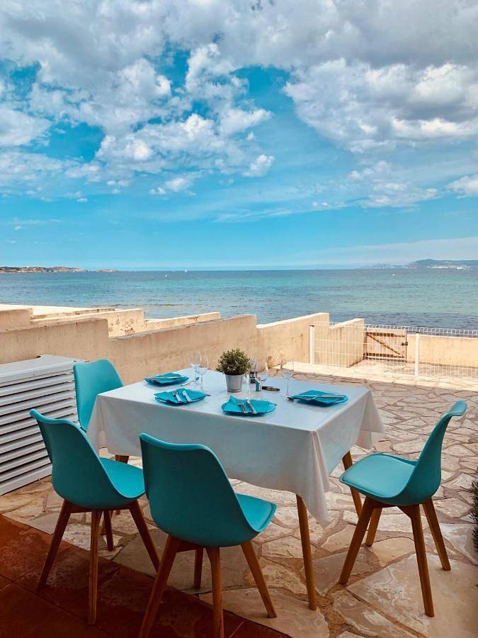 Gîte pour 2 personnes, avec terrasse et vue dans Plage Du Rayolet
