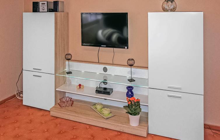 Gemütliche Wohnung mit Terrasse, Parkplatz und Kabel-TV - Nähe Fluss und Restaurants in Eggesin in Eggesin, Vorpommern Greifswald