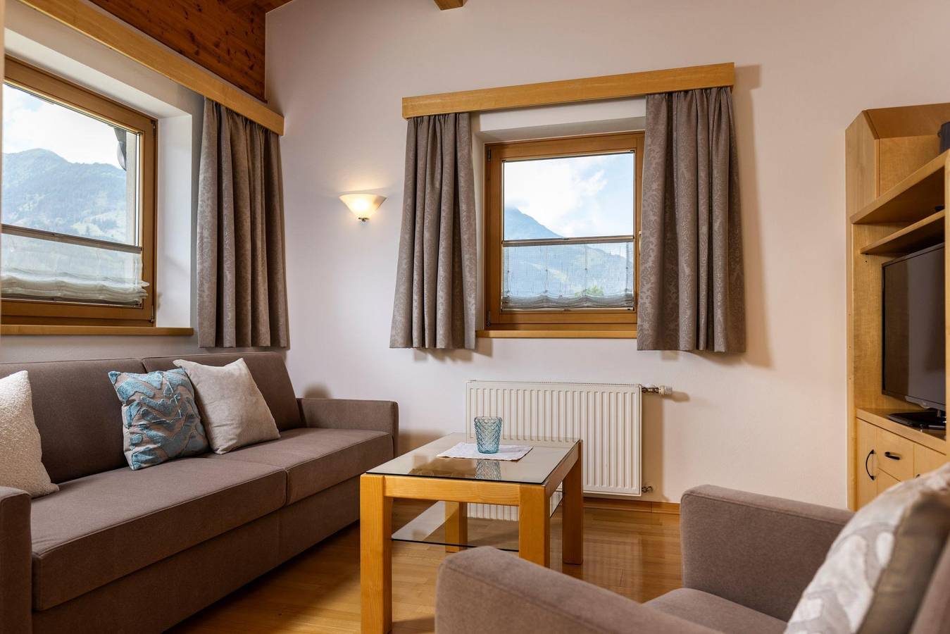 Ganze Ferienwohnung, Apartment Granat in Virgen, Bezirk Lienz