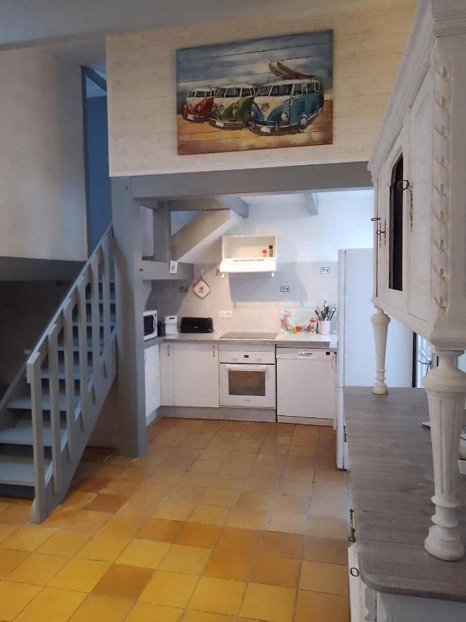 Two-Bedroom House in La Flotte, Région de La Rochelle