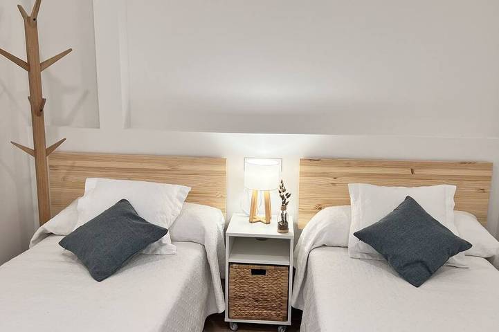 Ganze Wohnung, Apartment-Ensuite mit Dusche in Soto de la Marina, Santa Cruz de Bezana