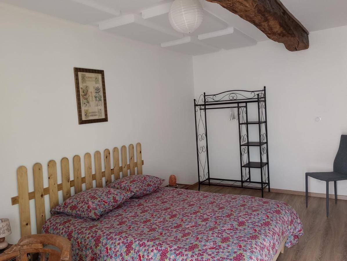Appartement entier, One-Bedroom Apartment in Cormeilles, Région de Bernay